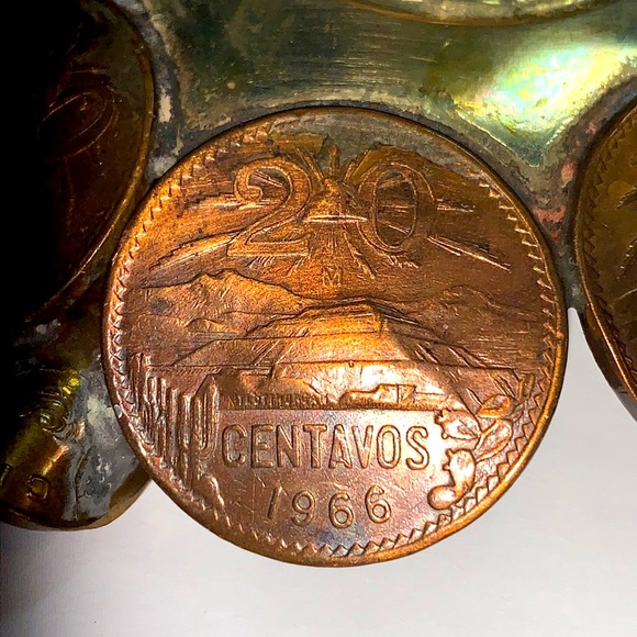 Vtg Aztec Mayan Calendar Ashtray with Centavos 1966, 1967 and 1970 coins - Picture 7 of 7